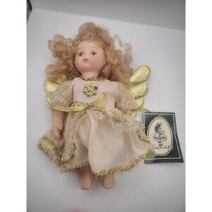 Geppeddo‎ Collector's Porcelain Angel Girl Doll with Gold Wings 7" 06C915